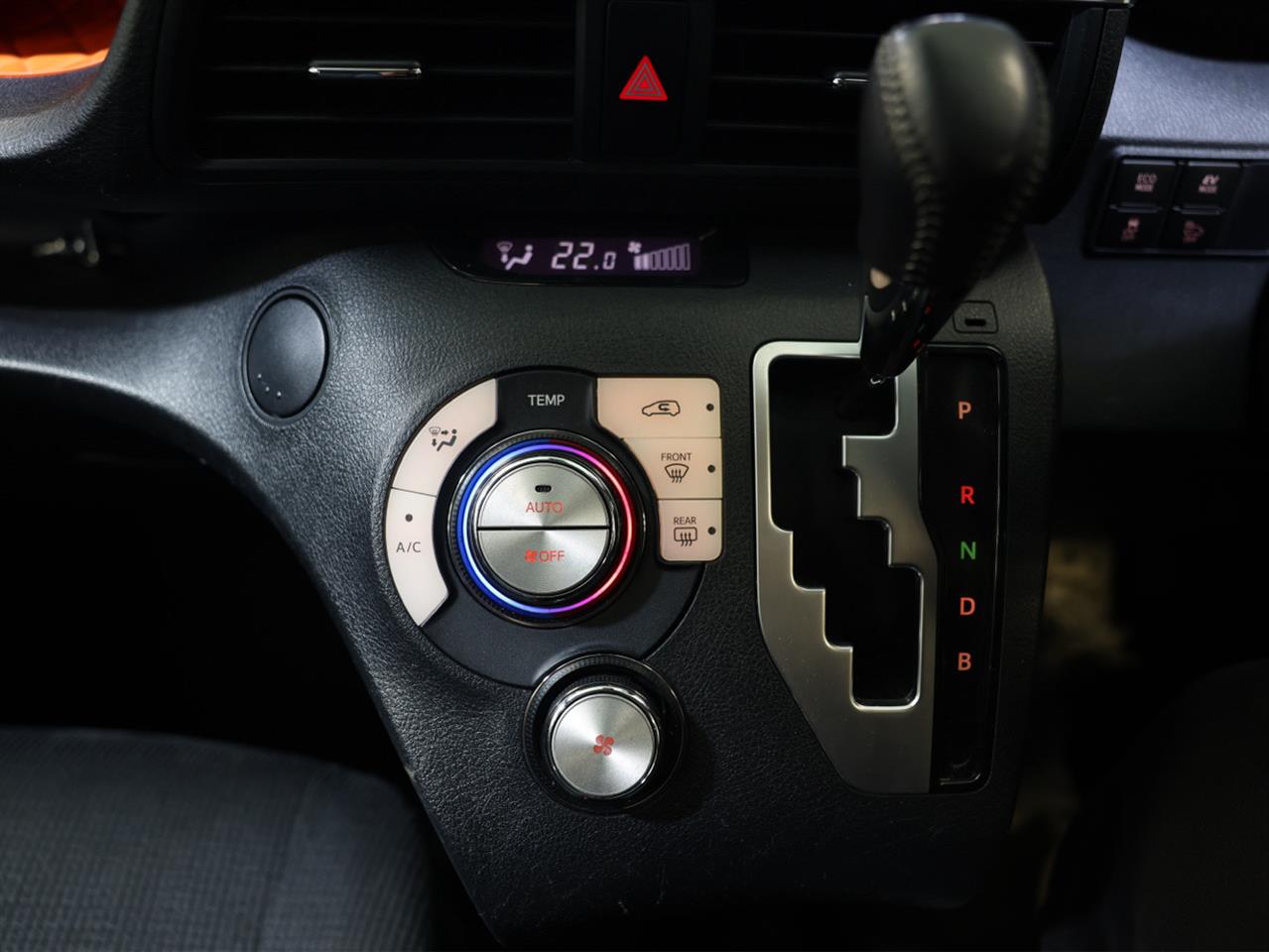 2015 Toyota Sienta