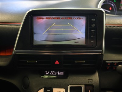 2015 Toyota Sienta - Thumbnail