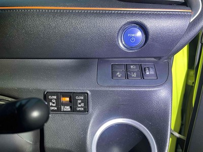 2015 Toyota Sienta - Thumbnail