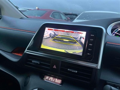 2015 Toyota Sienta - Thumbnail