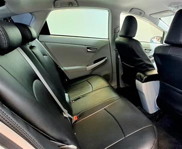 2014 Toyota Prius - Thumbnail