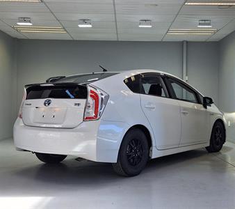 2014 Toyota Prius - Thumbnail