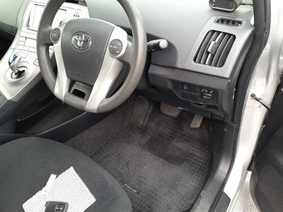 2013 Toyota Prius - Thumbnail