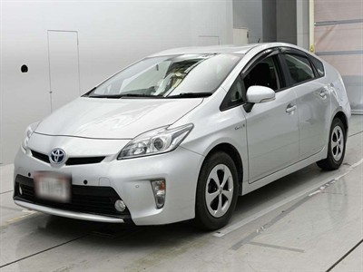 2013 Toyota Prius - Thumbnail
