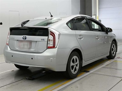 2013 Toyota Prius - Thumbnail