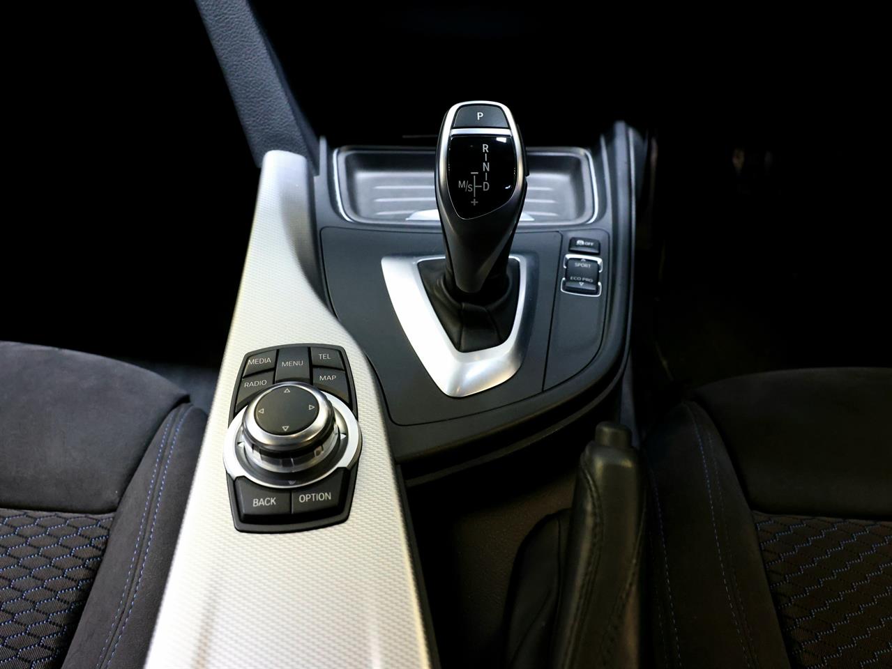 2012 BMW 320d
