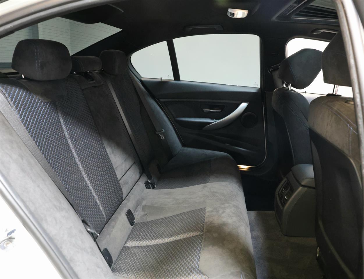2012 BMW 320d
