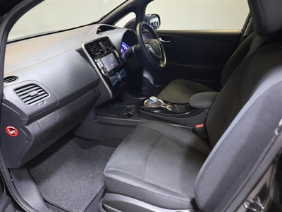 2015 Nissan Leaf - Thumbnail