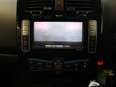 2015 Nissan Leaf - Thumbnail