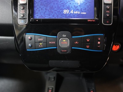 2015 Nissan Leaf - Thumbnail