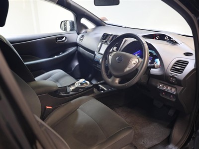 2015 Nissan Leaf - Thumbnail