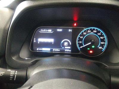 2024 Nissan Leaf - Thumbnail