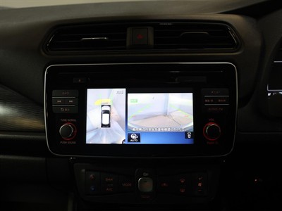2017 Nissan Leaf - Thumbnail