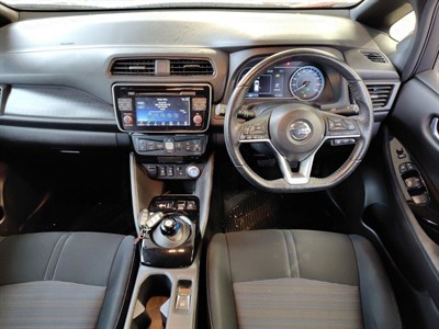 2017 Nissan Leaf - Thumbnail