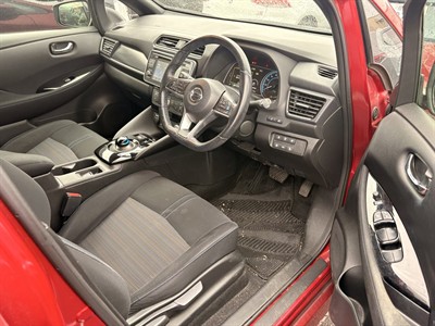 2017 Nissan Leaf - Thumbnail