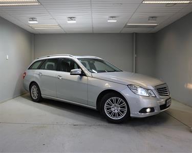 2011 Mercedes-Benz E 300 - Thumbnail