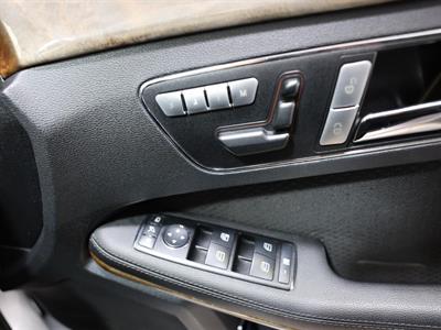 2011 Mercedes-Benz E 300 - Thumbnail