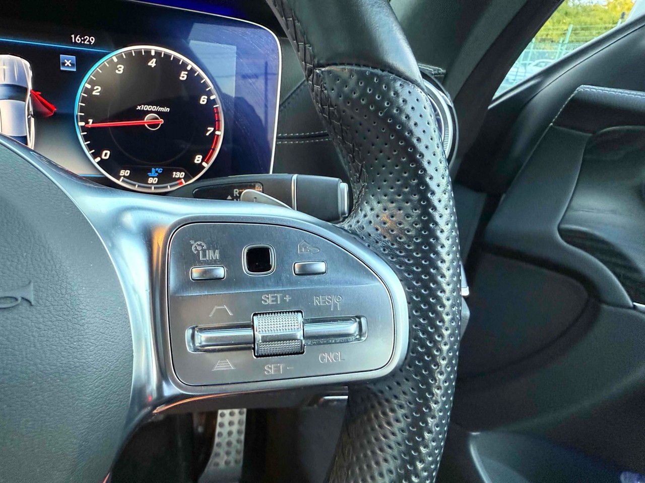 2019 Mercedes-Benz E200