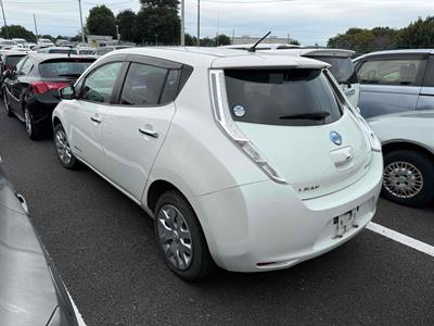 2016 Nissan Leaf - Thumbnail