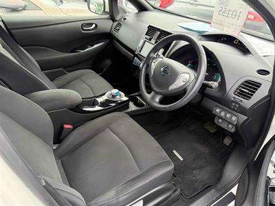 2016 Nissan Leaf - Thumbnail