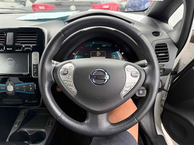 2016 Nissan Leaf - Thumbnail