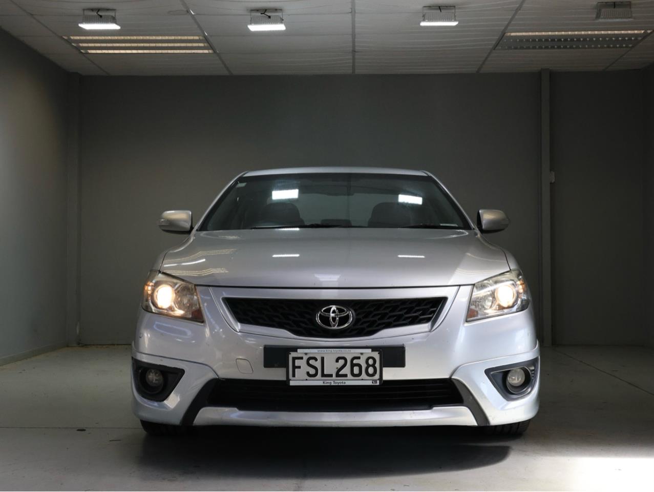 2011 Toyota Aurion