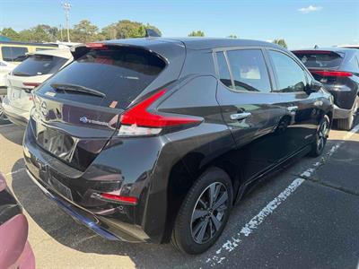 2021 Nissan Leaf - Thumbnail