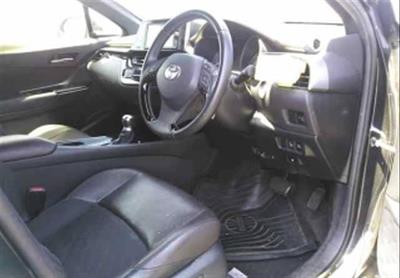2017 Toyota C-HR - Thumbnail