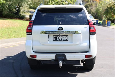 2019 Toyota Land Cruiser Prado - Thumbnail