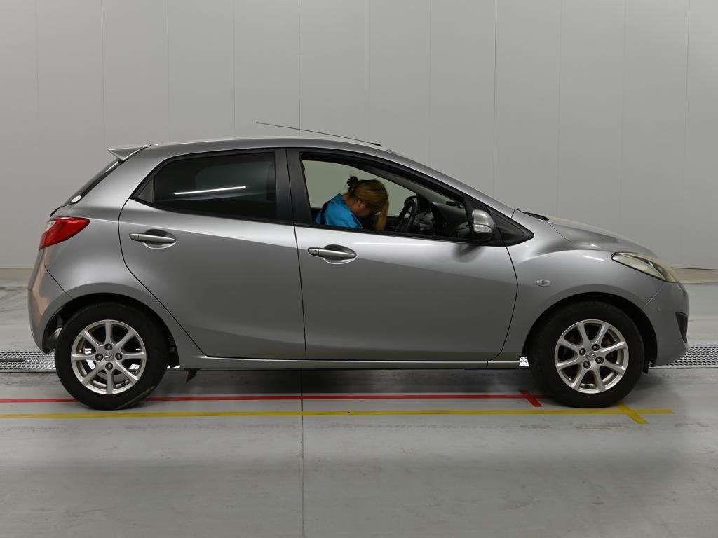 2012 Mazda Demio