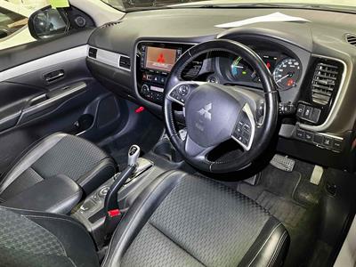 2013 Mitsubishi Outlander - Thumbnail