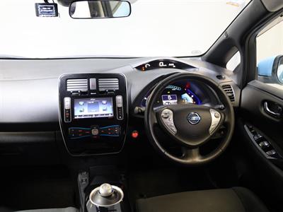 2016 Nissan Leaf - Thumbnail