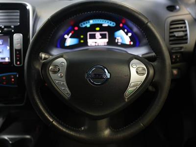 2016 Nissan Leaf - Thumbnail