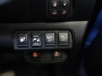 2016 Nissan Leaf - Thumbnail