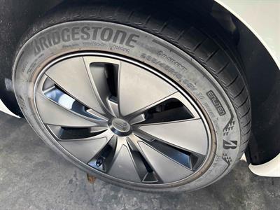 2024 Tesla Model 3 - Thumbnail