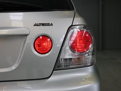 2002 Toyota Altezza - Thumbnail