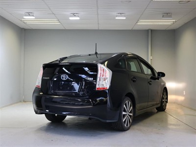 2011 Toyota Prius - Thumbnail