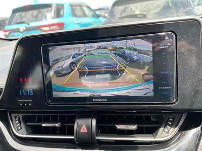 2017 Toyota C-HR - Thumbnail