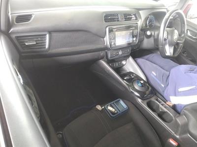 2017 Nissan Leaf - Thumbnail