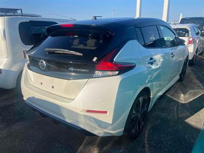 2019 Nissan Leaf - Thumbnail