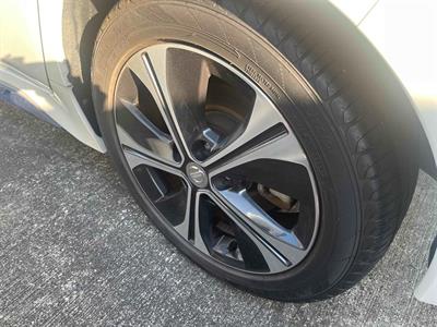 2019 Nissan Leaf - Thumbnail