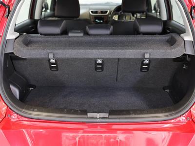 2013 Suzuki Swift - Thumbnail