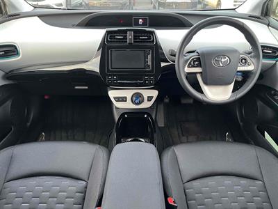 2017 Toyota Prius - Thumbnail