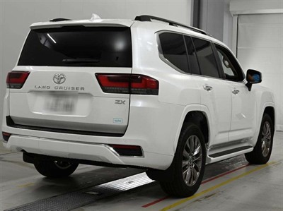 2025 Toyota Land Cruiser - Thumbnail