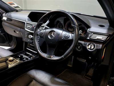 2011 Mercedes-Benz E 550 - Thumbnail
