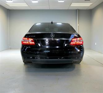 2011 Mercedes-Benz E 550 - Thumbnail