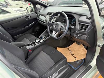 2018 Nissan Leaf - Thumbnail