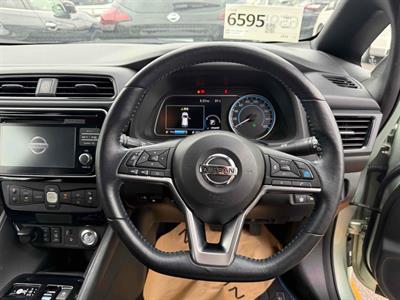 2018 Nissan Leaf - Thumbnail