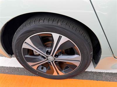 2018 Nissan Leaf - Thumbnail