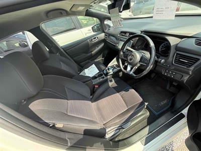2018 Nissan Leaf - Thumbnail